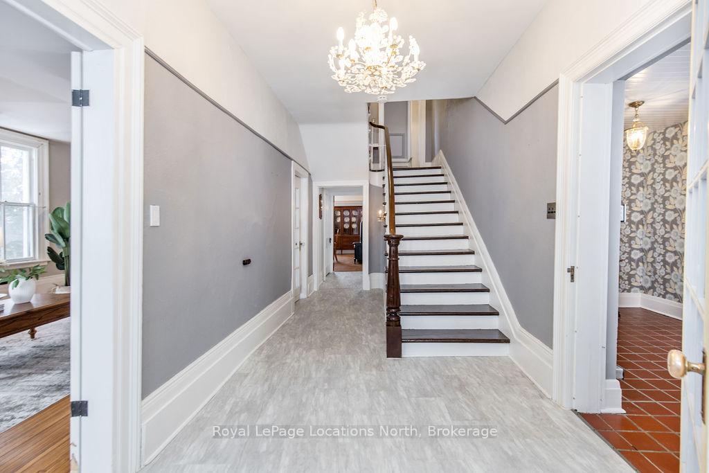 Photo 9 of 29 Tecumseth Street, Orillia — HOMEH