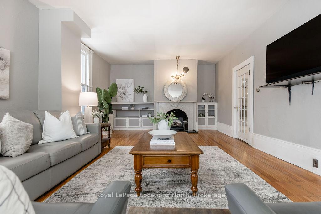 Photo 10 of 29 Tecumseth Street, Orillia — HOMEH