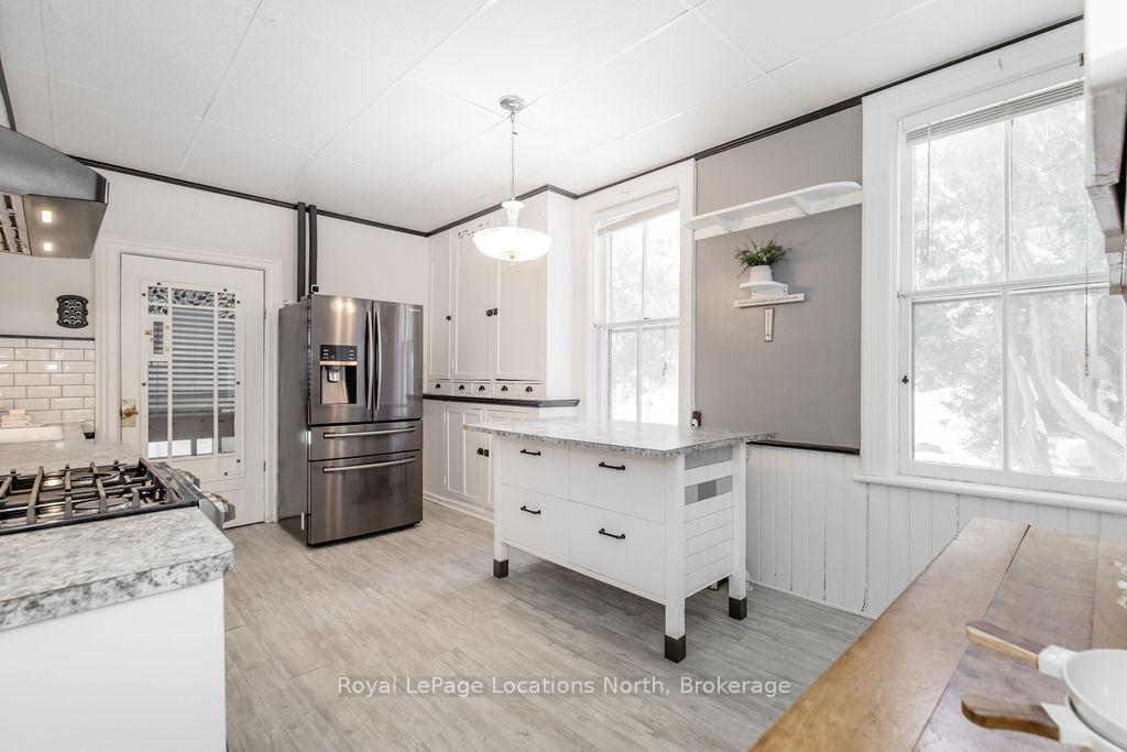 Photo 14 of 29 Tecumseth Street, Orillia — HOMEH