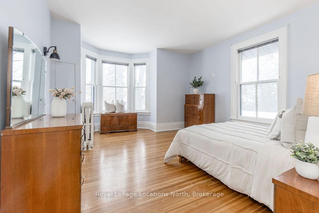 Photo 25 of 29 Tecumseth Street, Orillia — HOMEH