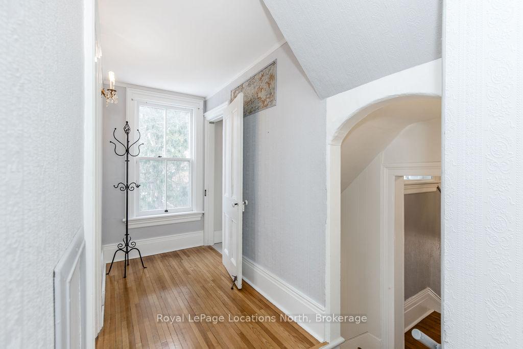 Photo 30 of 29 Tecumseth Street, Orillia — HOMEH