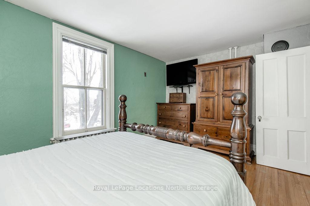Photo 32 of 29 Tecumseth Street, Orillia — HOMEH