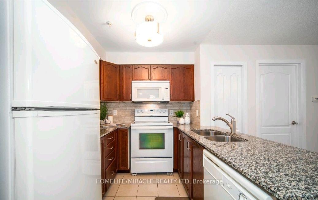 Photo 6 of Unit 2203, 6 Dayspring Circle, Brampton, Goreway Drive Corridor — HOMEH