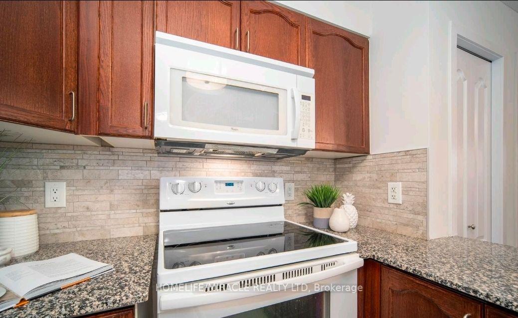 Photo 7 of Unit 2203, 6 Dayspring Circle, Brampton, Goreway Drive Corridor — HOMEH