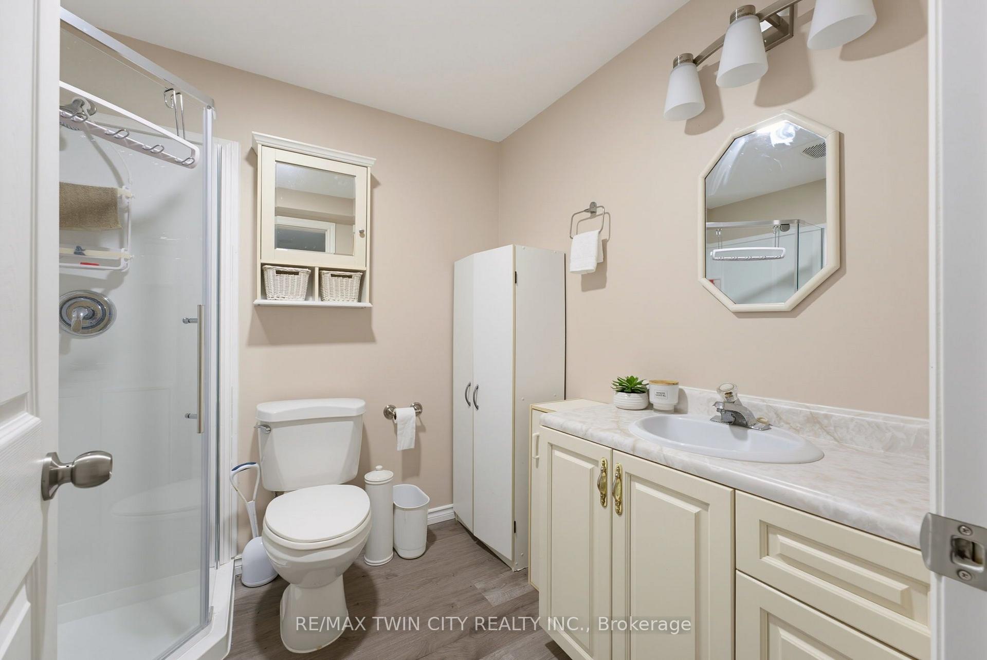 Photo 20 of 934 Zeller Crescent, Kitchener, Grand River South — HOMEH