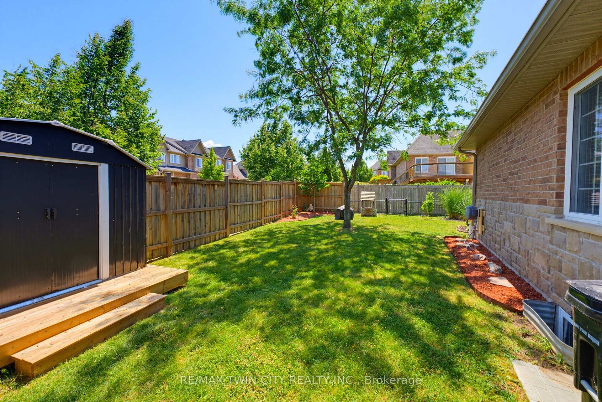 Photo 26 of 934 Zeller Crescent, Kitchener, Grand River South — HOMEH