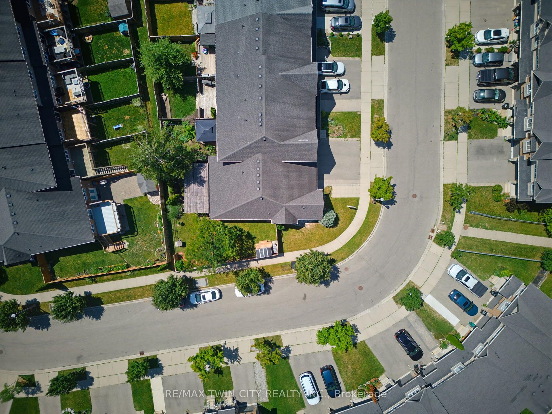 Photo 29 of 934 Zeller Crescent, Kitchener, Grand River South — HOMEH