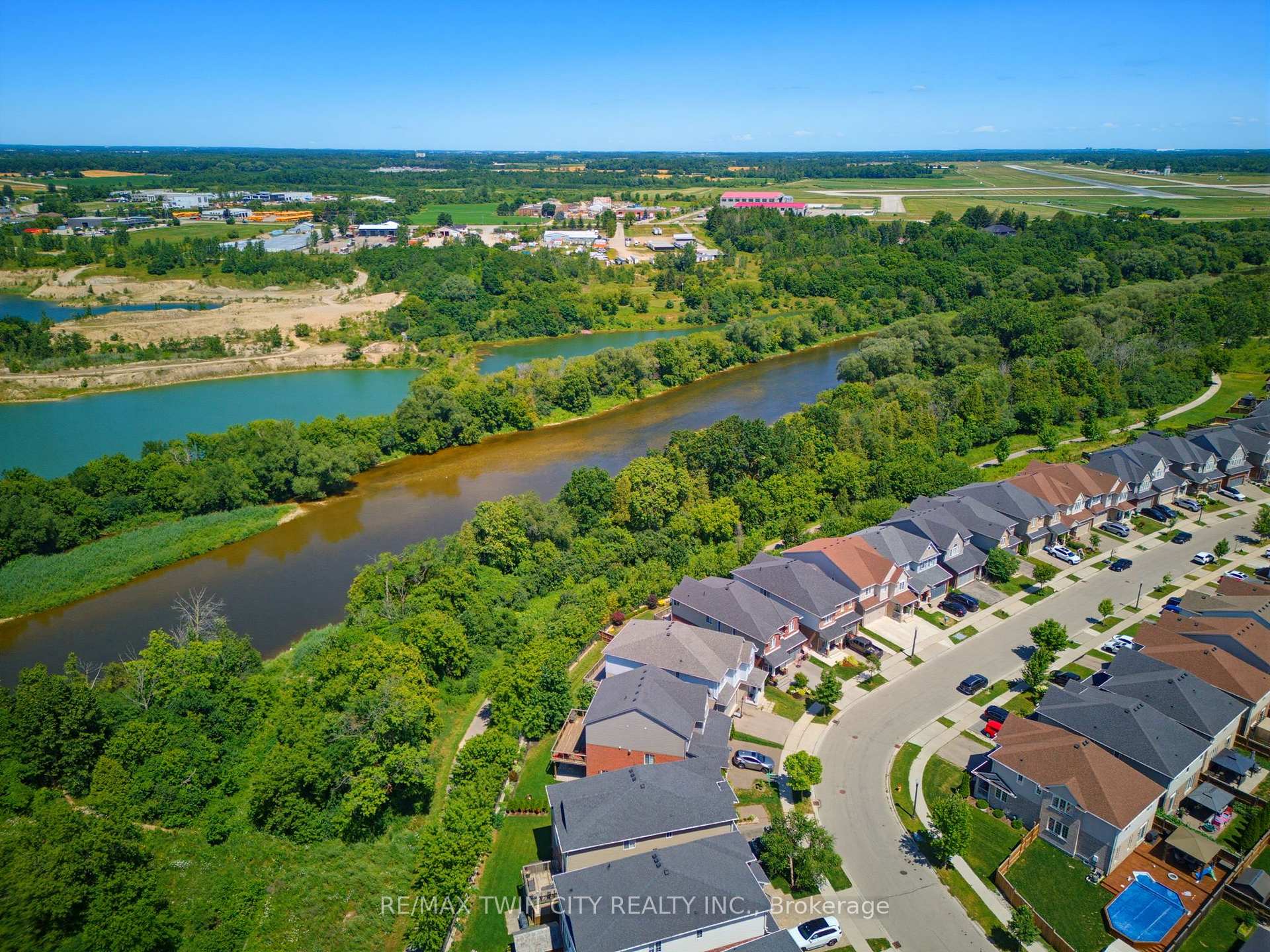 Photo 33 of 934 Zeller Crescent, Kitchener, Grand River South — HOMEH