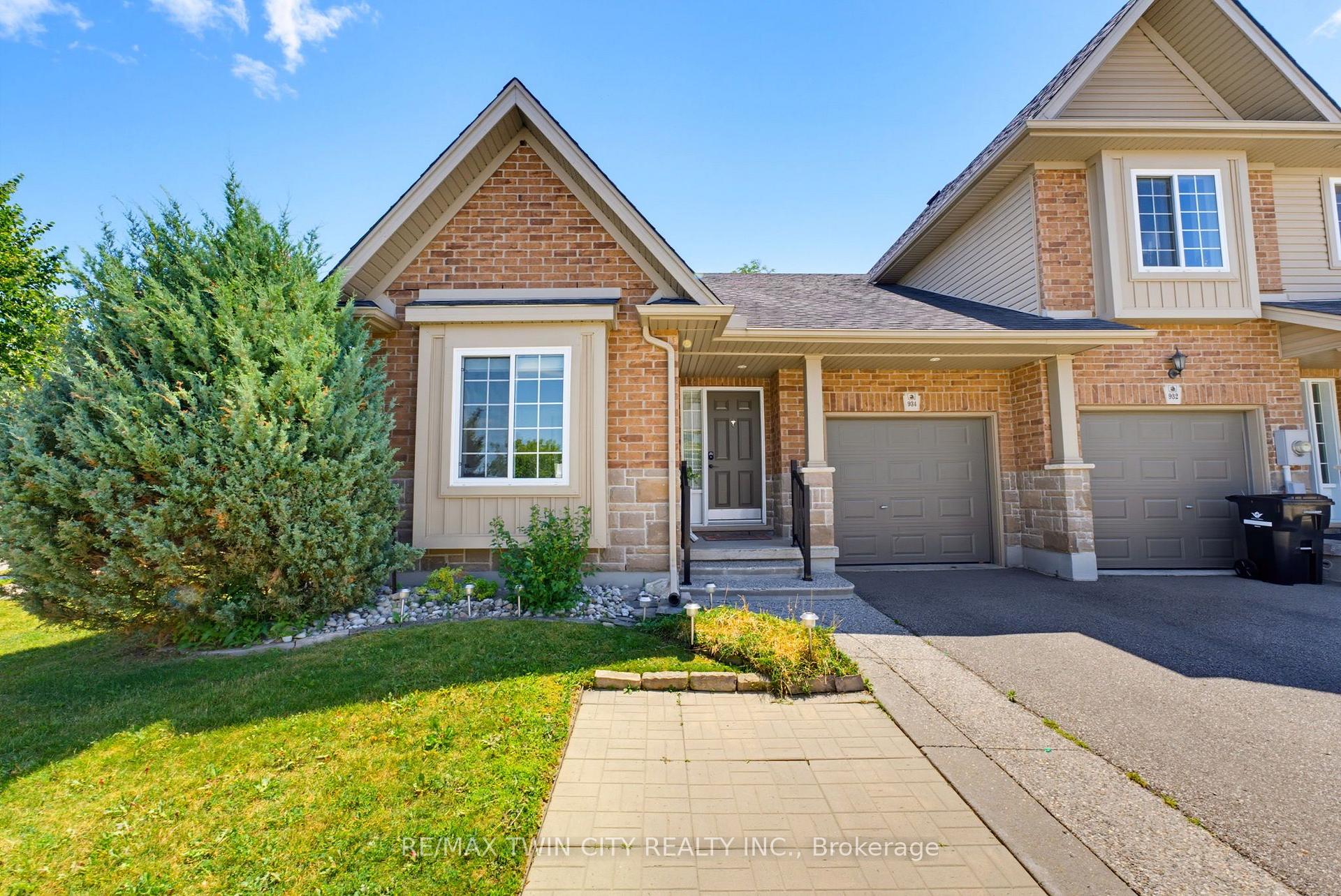 Photo 34 of 934 Zeller Crescent, Kitchener, Grand River South — HOMEH