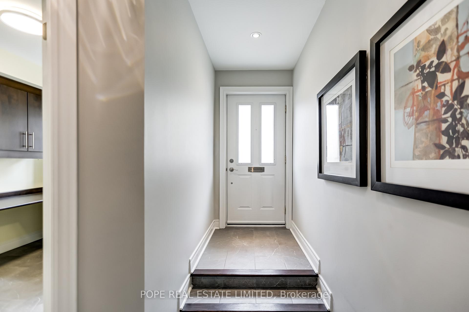 Photo 5 of 21 Ruby Lang Lane, Etobicoke, Mimico — HOMEH
