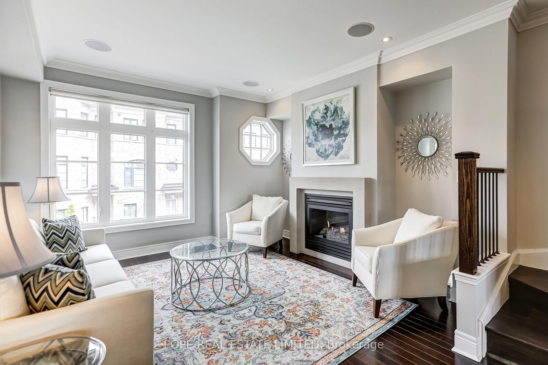 Photo 11 of 21 Ruby Lang Lane, Etobicoke, Mimico — HOMEH