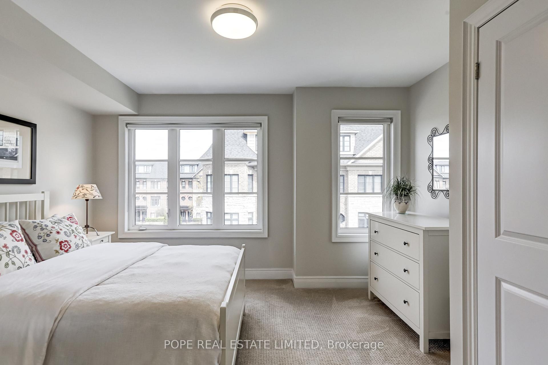 Photo 23 of 21 Ruby Lang Lane, Etobicoke, Mimico — HOMEH