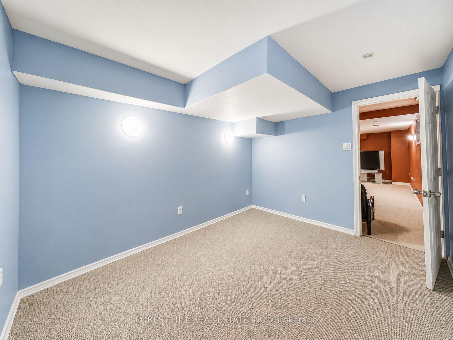 Photo 33 of 196 Sproule Drive, Barrie, Edgehill Drive — HOMEH