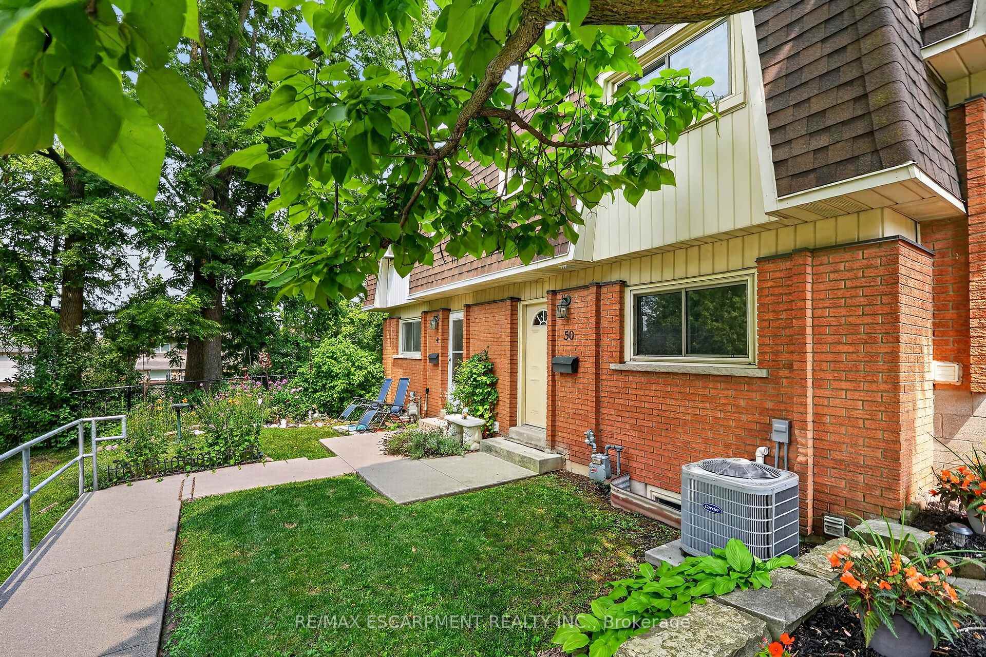 Photo 2 of Unit 50, 125 Bonaventure Drive, Hamilton, Gilbert — HOMEH