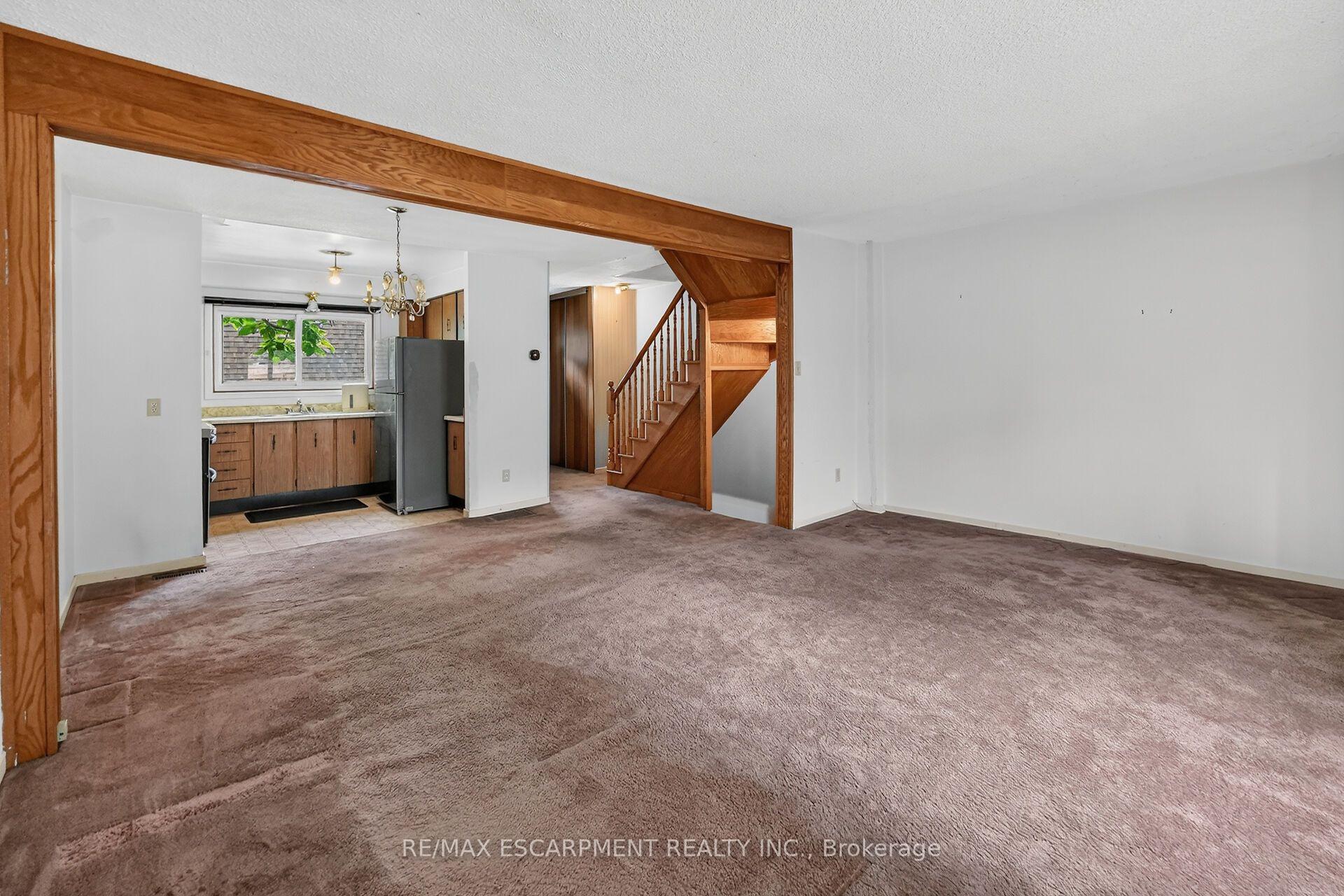 Photo 5 of Unit 50, 125 Bonaventure Drive, Hamilton, Gilbert — HOMEH