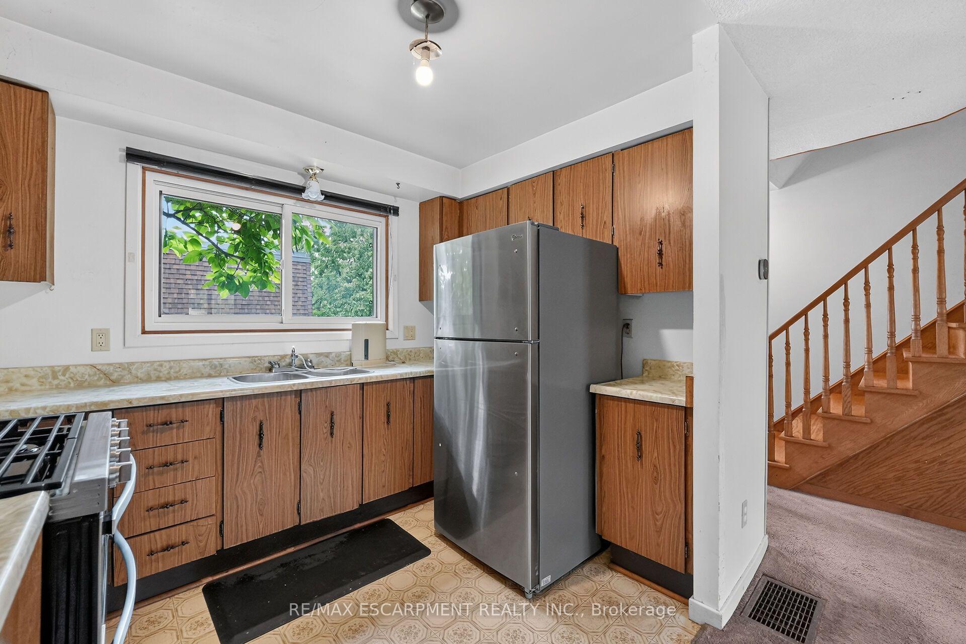 Photo 8 of Unit 50, 125 Bonaventure Drive, Hamilton, Gilbert — HOMEH