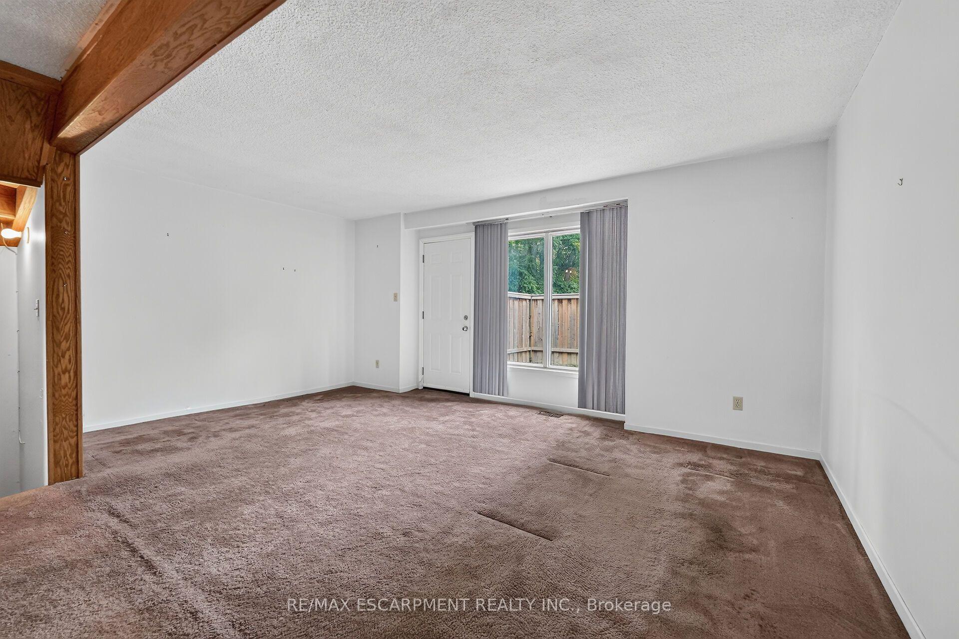 Photo 10 of Unit 50, 125 Bonaventure Drive, Hamilton, Gilbert — HOMEH