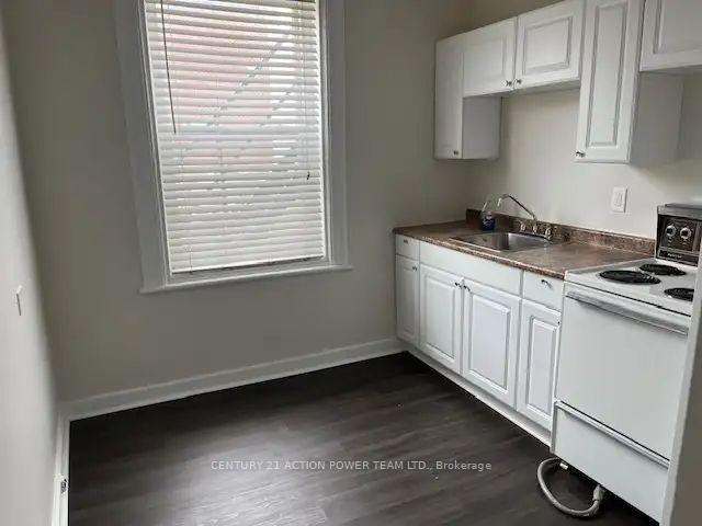 Photo 3 of Unit 1, 703 Cooper Street, Ottawa, Ottawa Centre — HOMEH