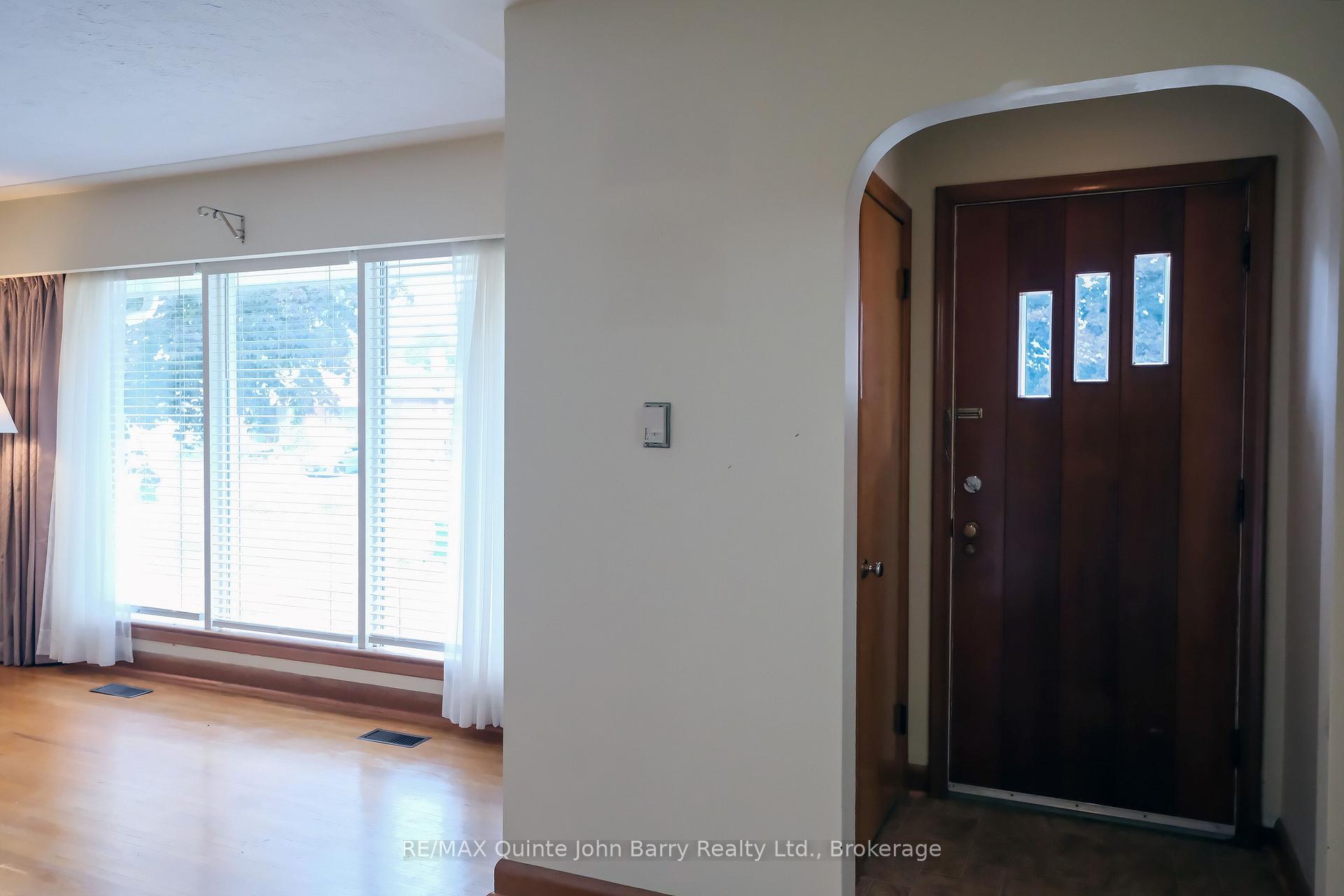 Photo 9 of 14 Gould Street, Quinte West, Trenton Ward — HOMEH