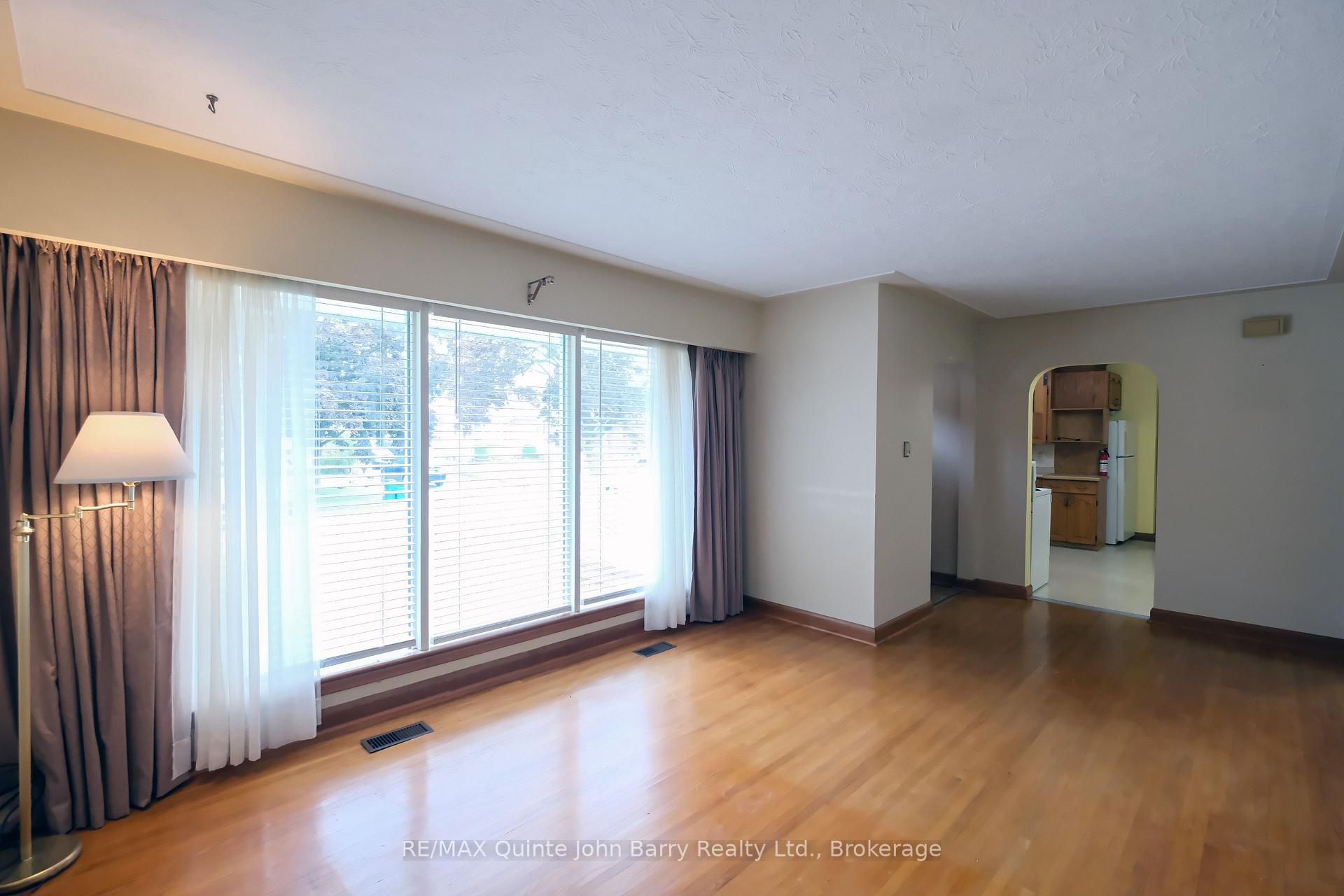 Photo 10 of 14 Gould Street, Quinte West, Trenton Ward — HOMEH