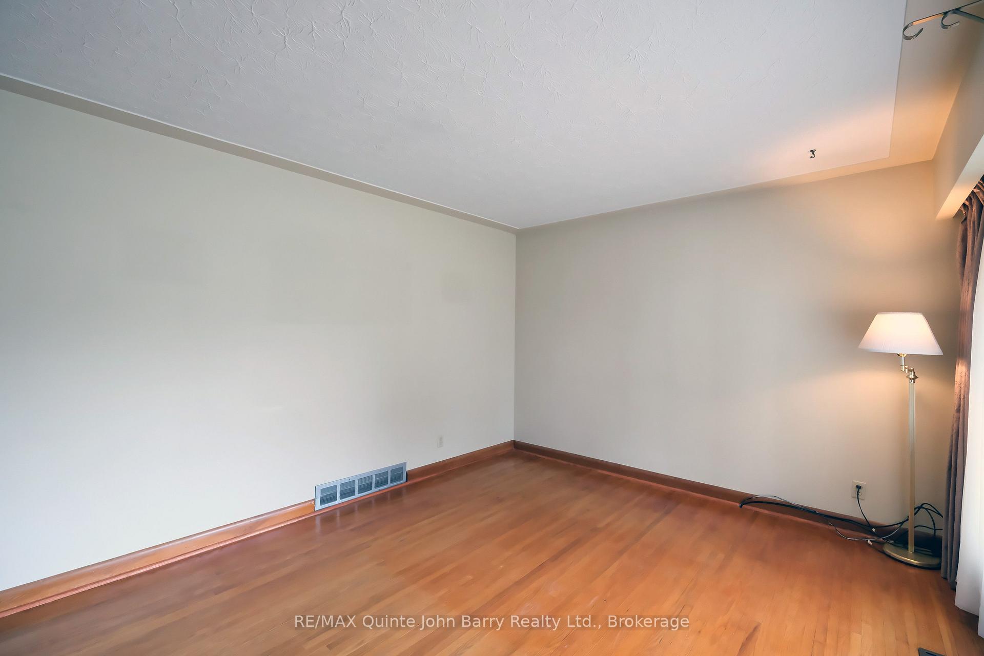Photo 12 of 14 Gould Street, Quinte West, Trenton Ward — HOMEH