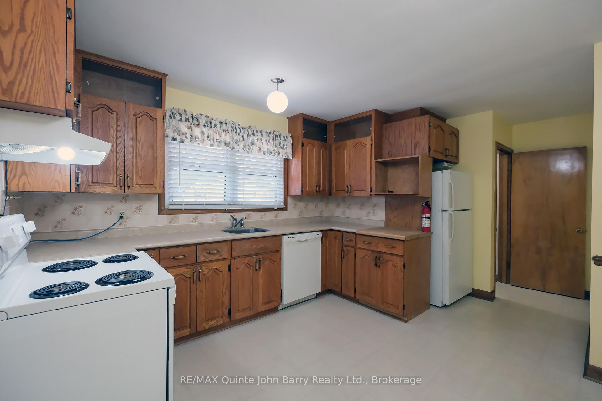 Photo 16 of 14 Gould Street, Quinte West, Trenton Ward — HOMEH