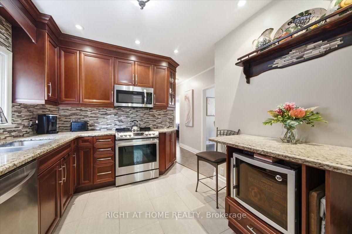 Photo 5 of 188 Queens Avenue, Etobicoke, Mimico — HOMEH