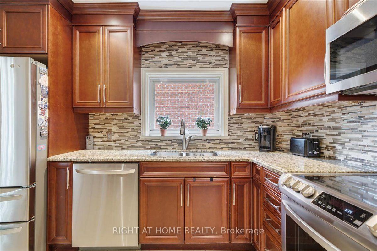 Photo 12 of 188 Queens Avenue, Etobicoke, Mimico — HOMEH