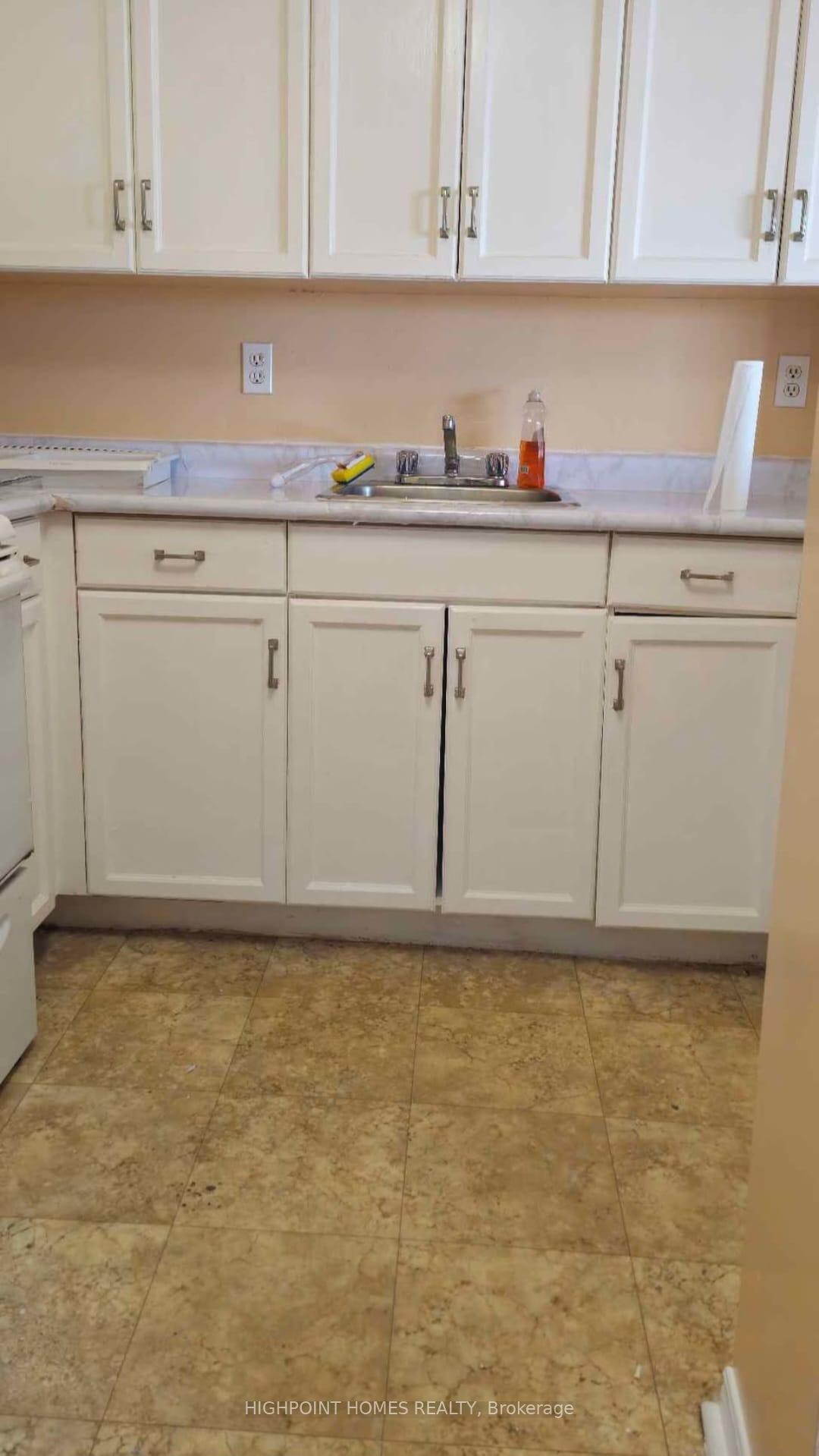 Photo 10 of Unit 706, 11 Thorncliffe Park Drive, Toronto, Thorncliffe Park — HOMEH