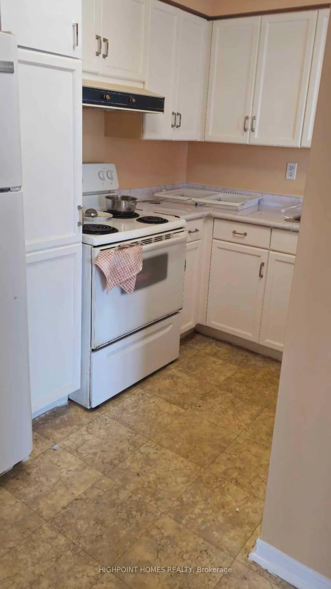 Photo 5 of Unit 706, 11 Thorncliffe Park Drive, Toronto, Thorncliffe Park — HOMEH