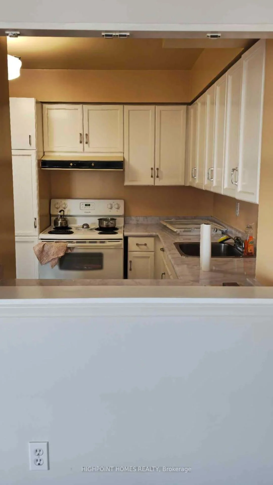 Photo 11 of Unit 706, 11 Thorncliffe Park Drive, Toronto, Thorncliffe Park — HOMEH