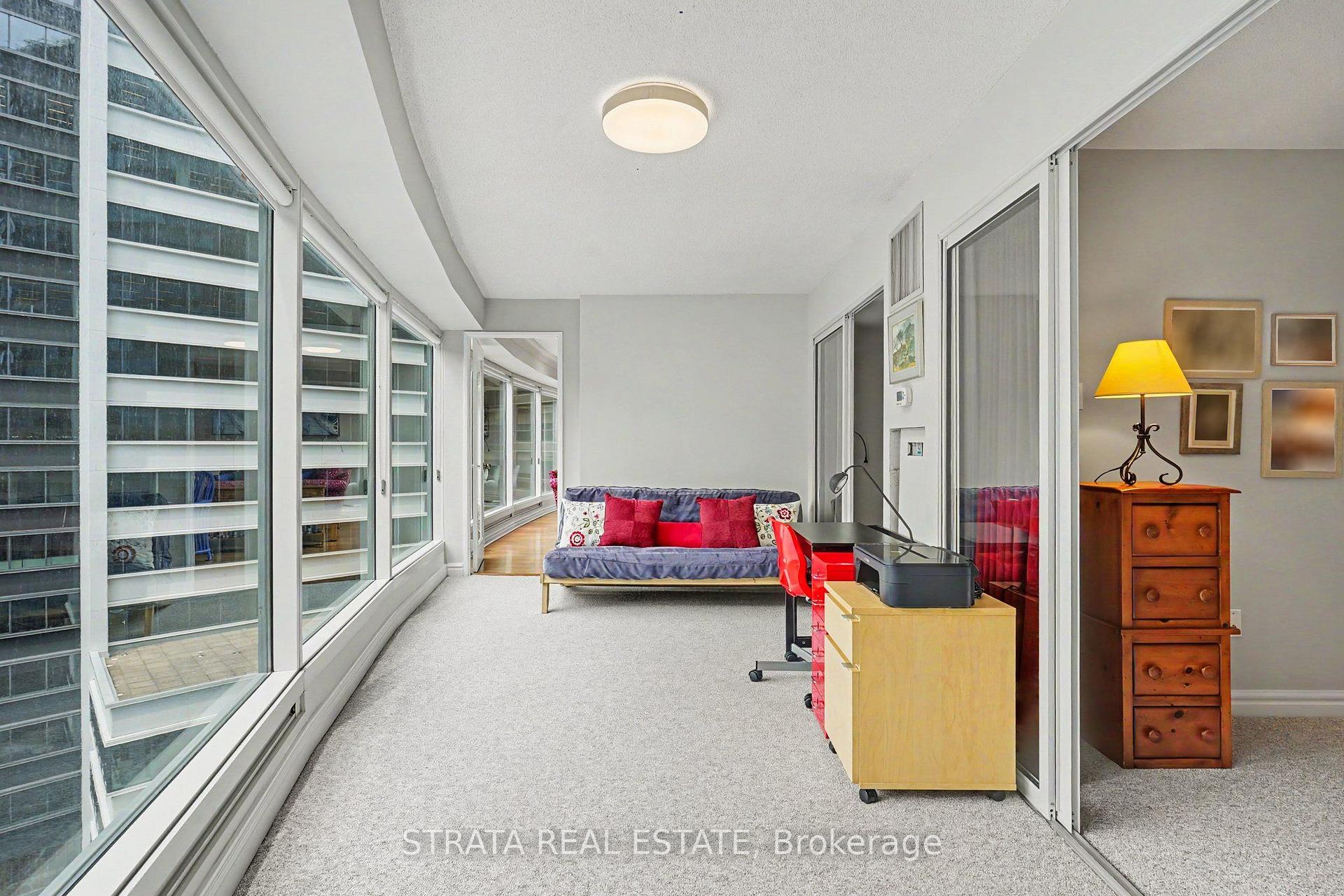 Photo 22 of 33 University Avenue, Toronto, University — HOMEH