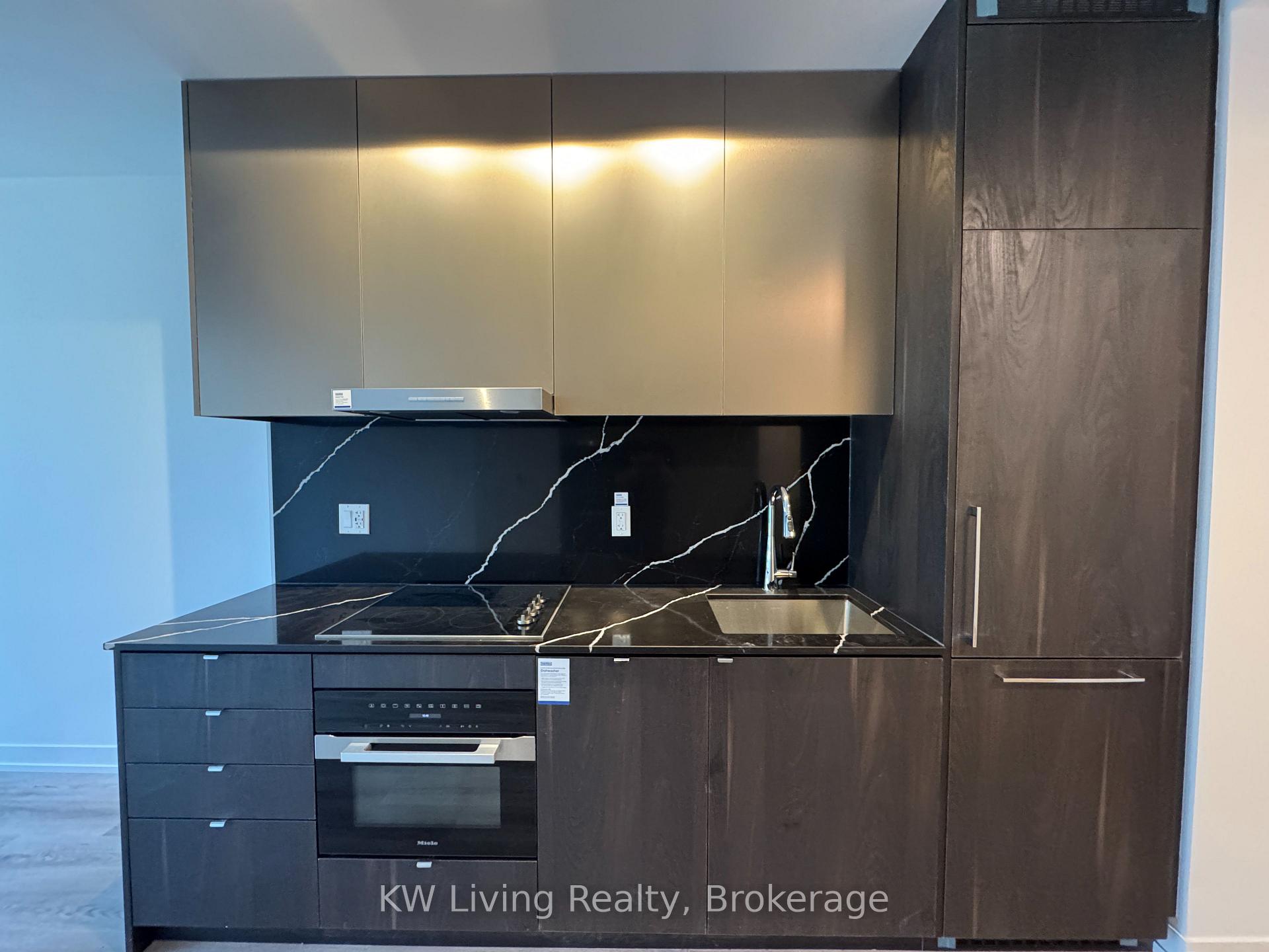 Photo 5 of Unit 307, 771 Yonge Street, Toronto, Rosedale-Moore Park — HOMEH