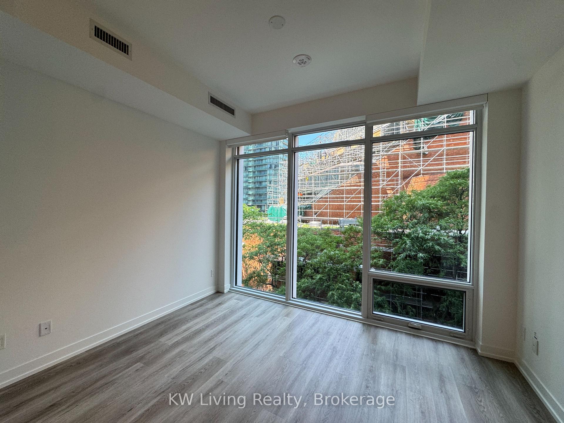 Photo 6 of Unit 307, 771 Yonge Street, Toronto, Rosedale-Moore Park — HOMEH