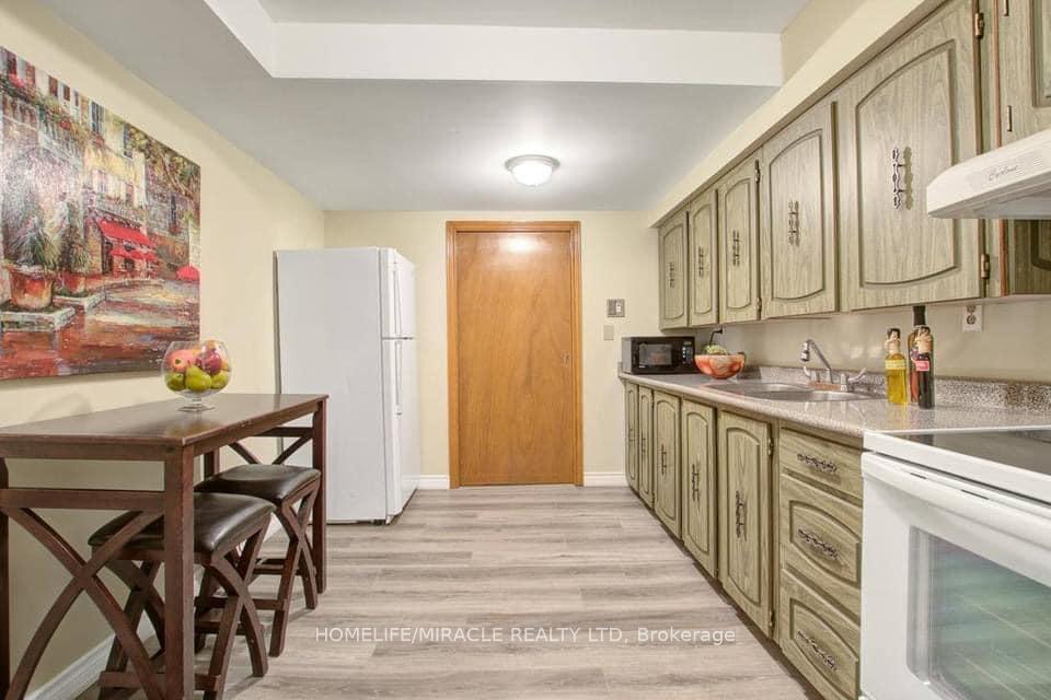 Photo 2 of 10 Eaglewing Court E, Scarborough, Morningside — HOMEH