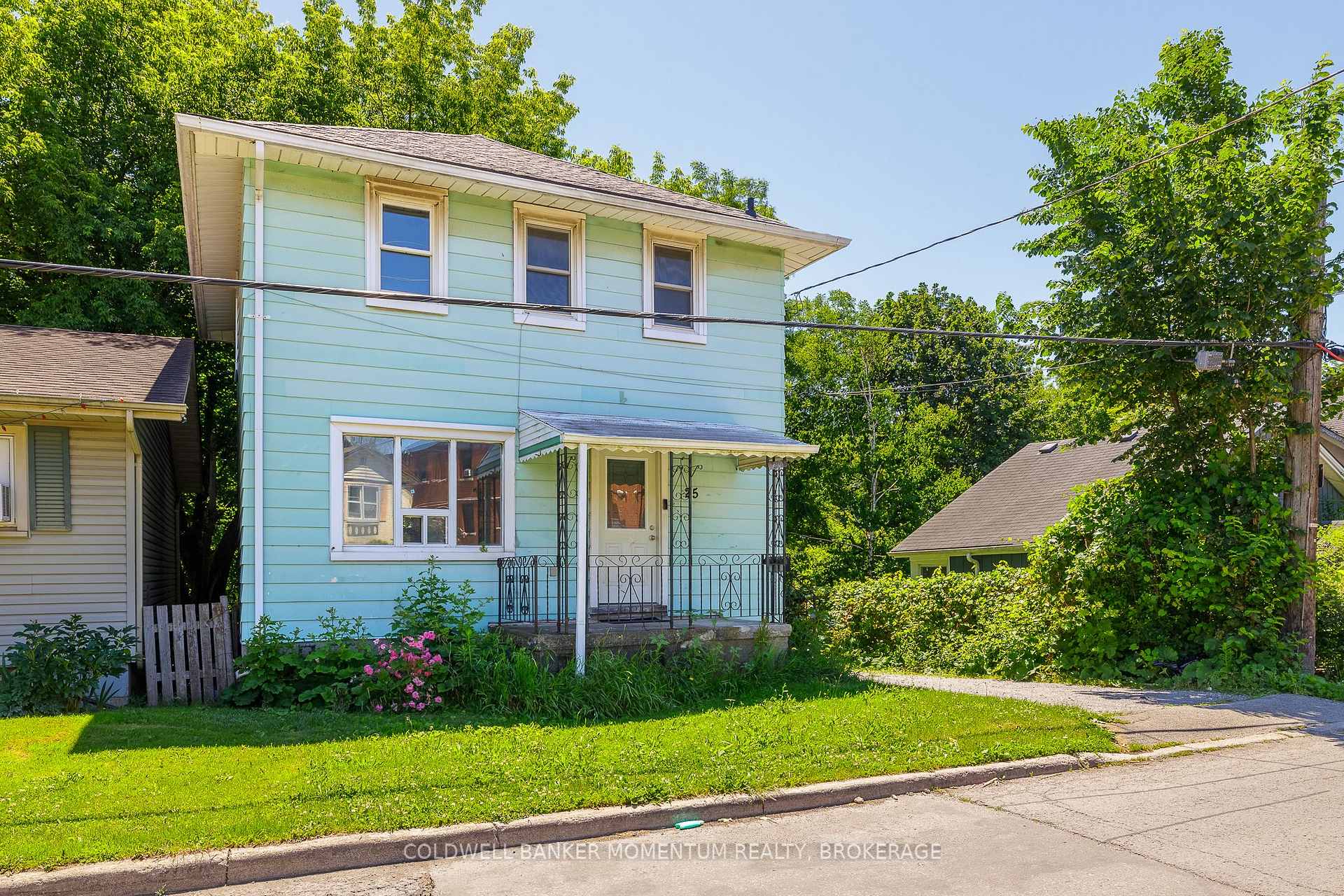 Photo 3 of 25 Gale Crescent, St. Catharines, E. Chester — HOMEH