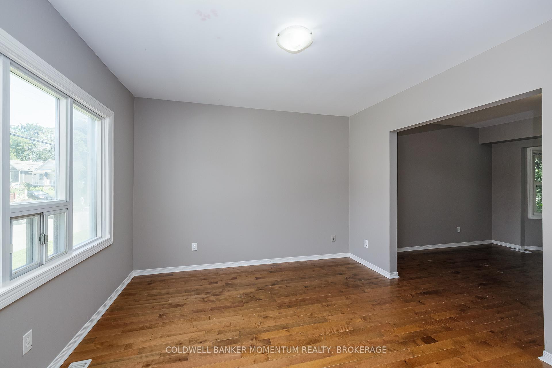 Photo 7 of 25 Gale Crescent, St. Catharines, E. Chester — HOMEH