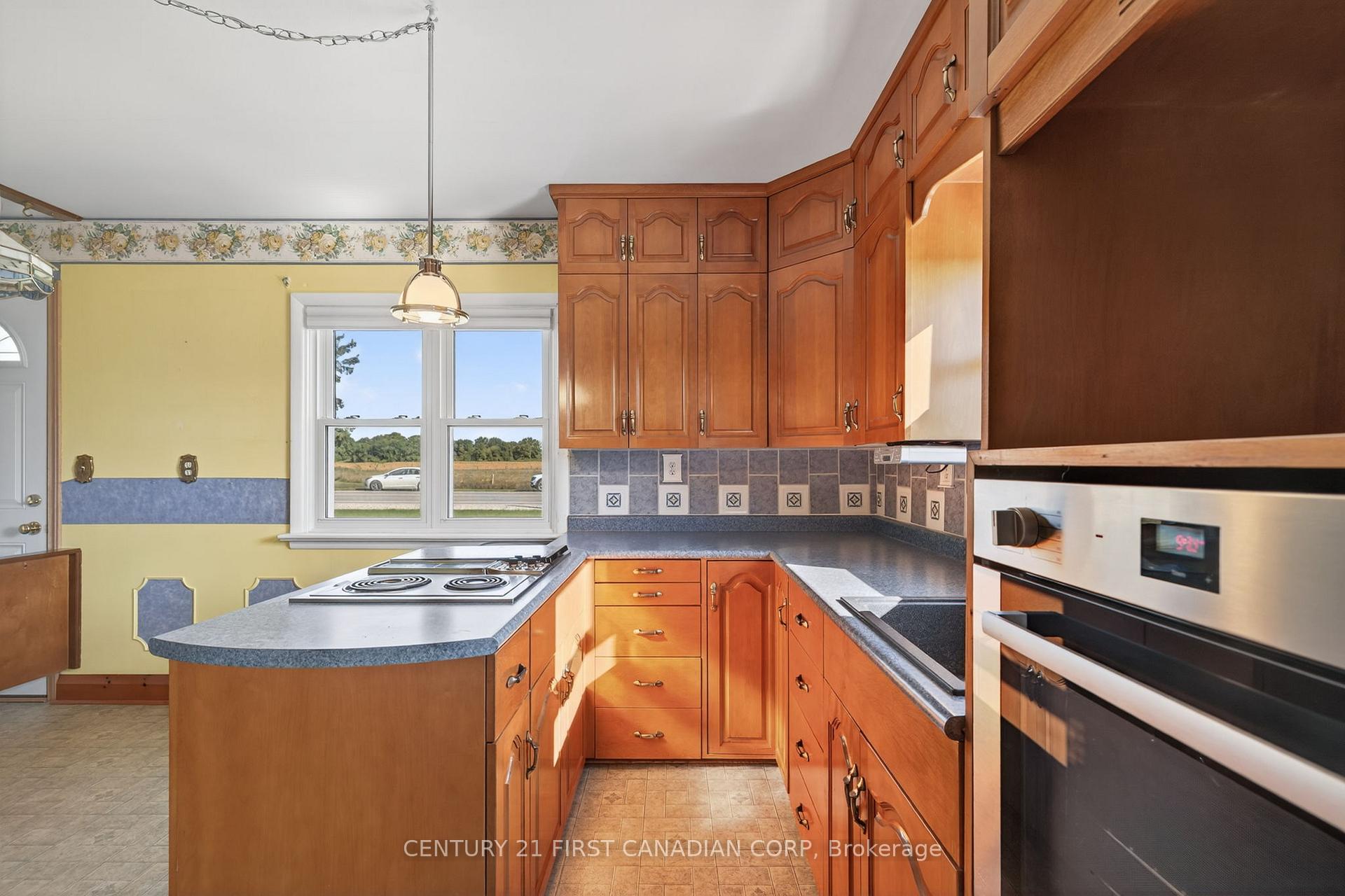 Photo 9 of 5147 Egremont Drive, Middlesex Centre, Rural Middlesex Centre — HOMEH