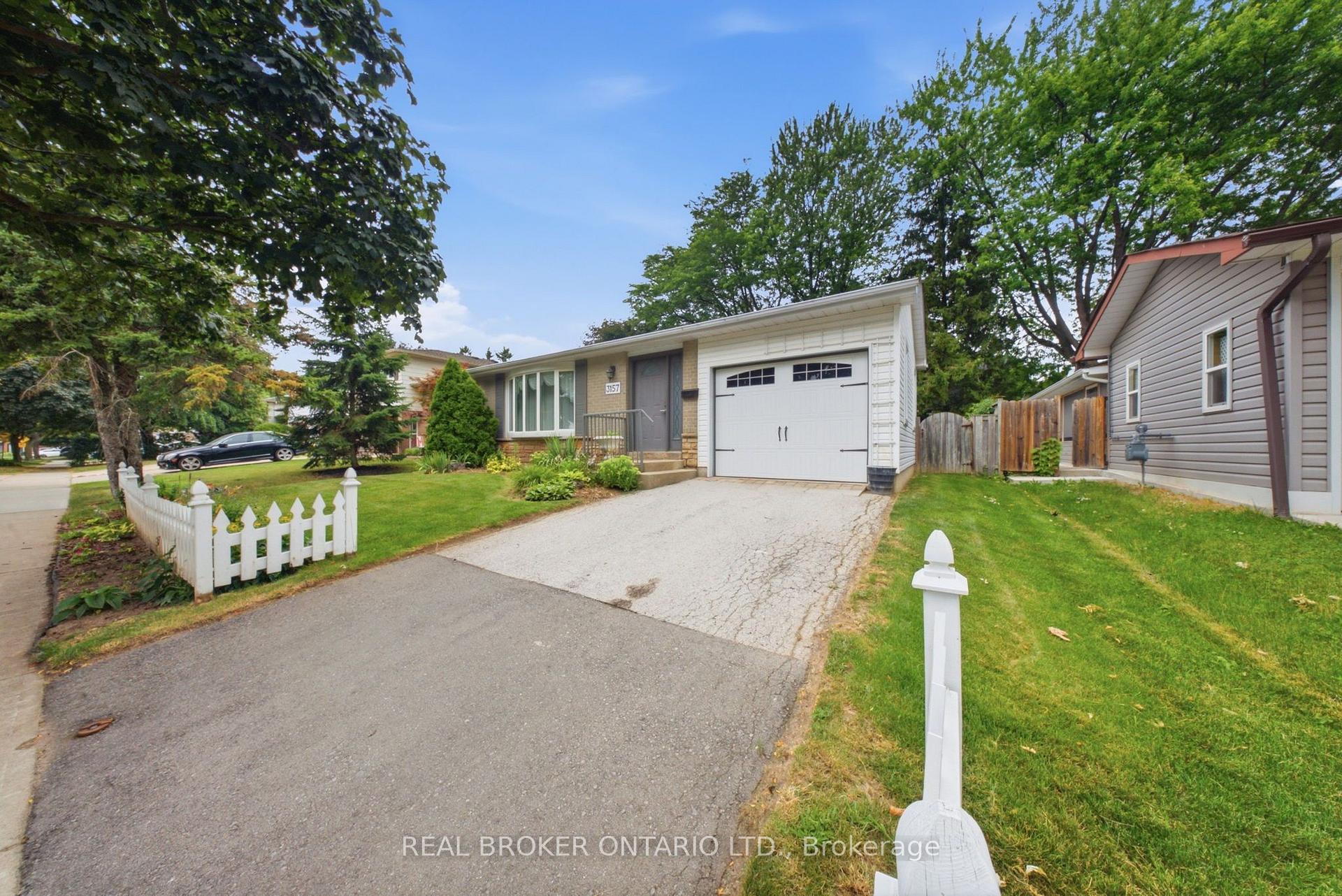 Photo 2 of 3157 Palmer Drive, Burlington, Palmer — HOMEH