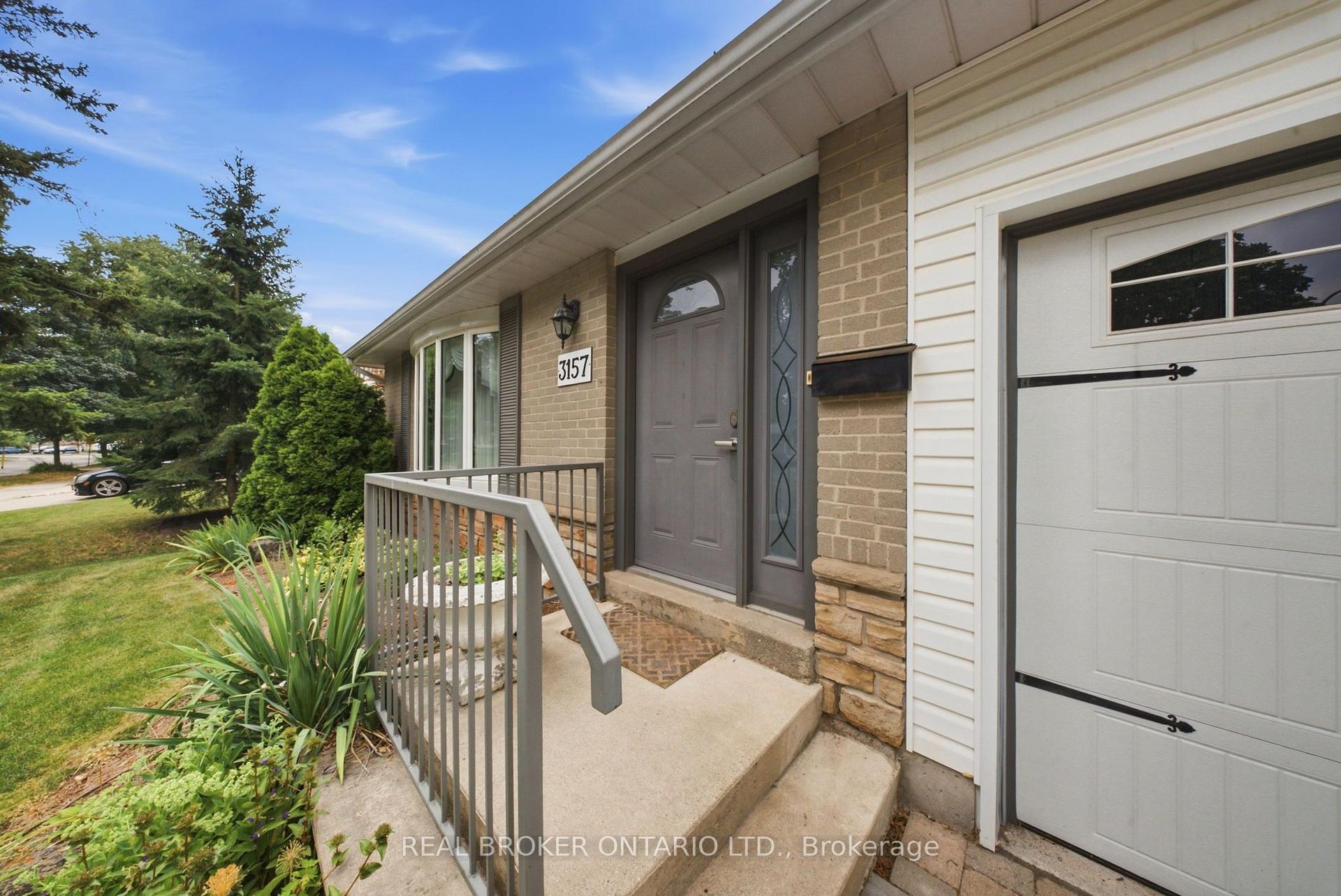 Photo 5 of 3157 Palmer Drive, Burlington, Palmer — HOMEH