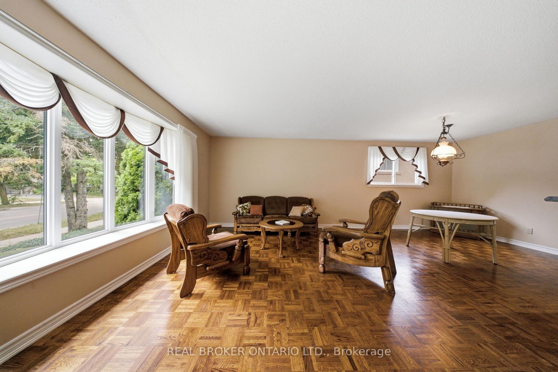 Photo 7 of 3157 Palmer Drive, Burlington, Palmer — HOMEH