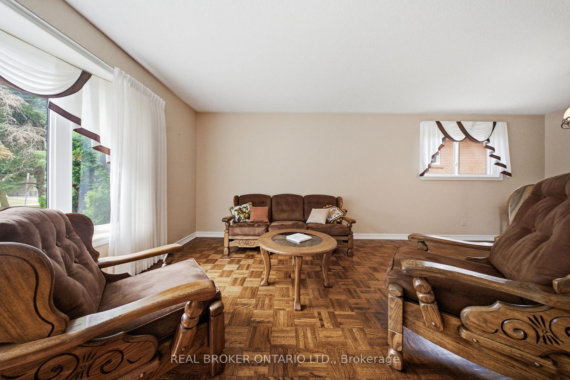 Photo 10 of 3157 Palmer Drive, Burlington, Palmer — HOMEH
