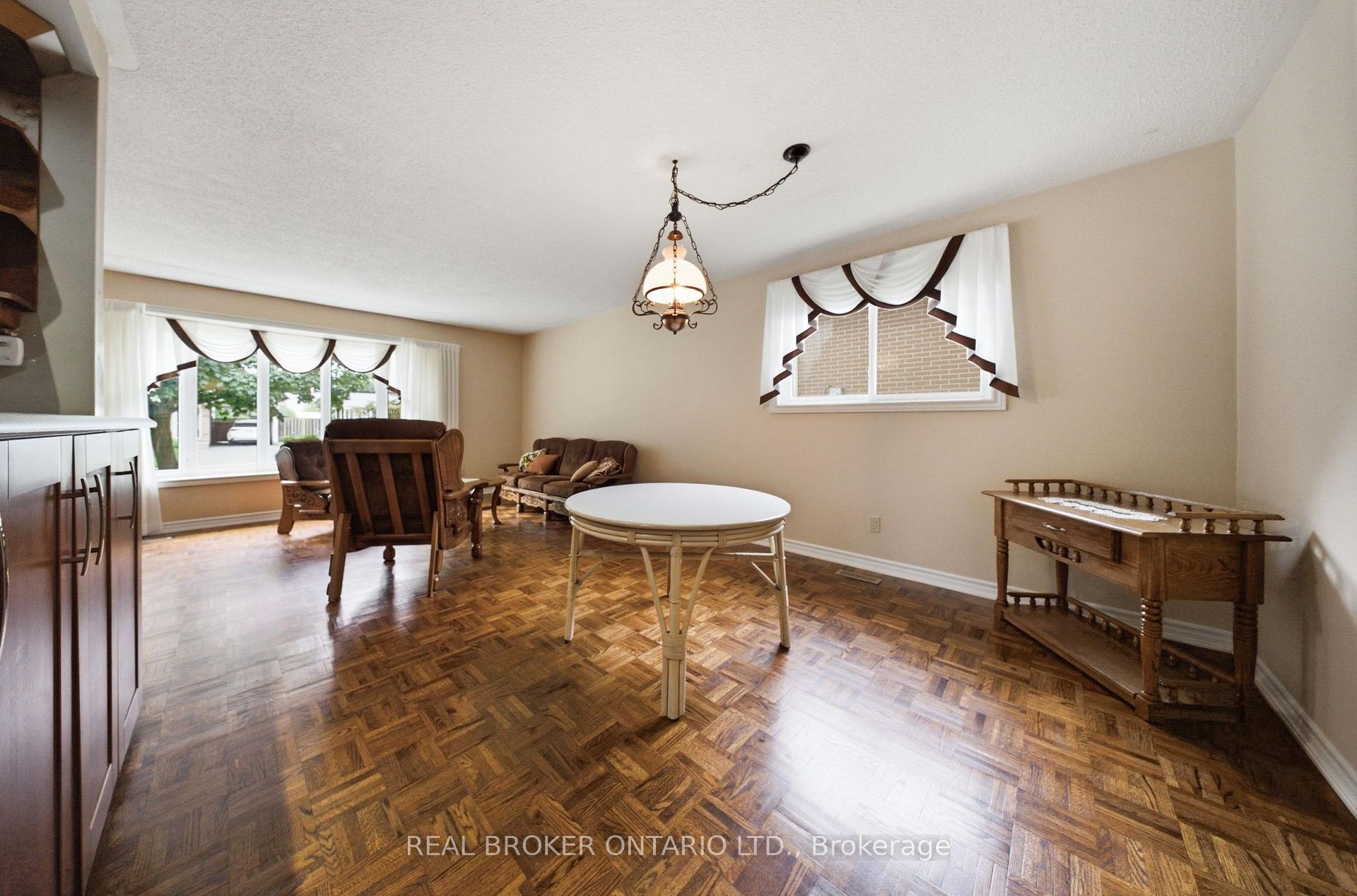 Photo 12 of 3157 Palmer Drive, Burlington, Palmer — HOMEH