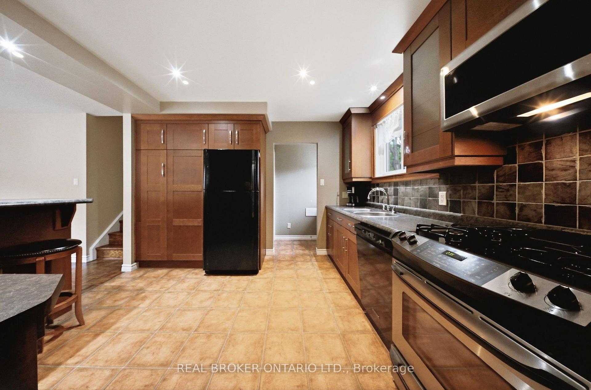 Photo 15 of 3157 Palmer Drive, Burlington, Palmer — HOMEH