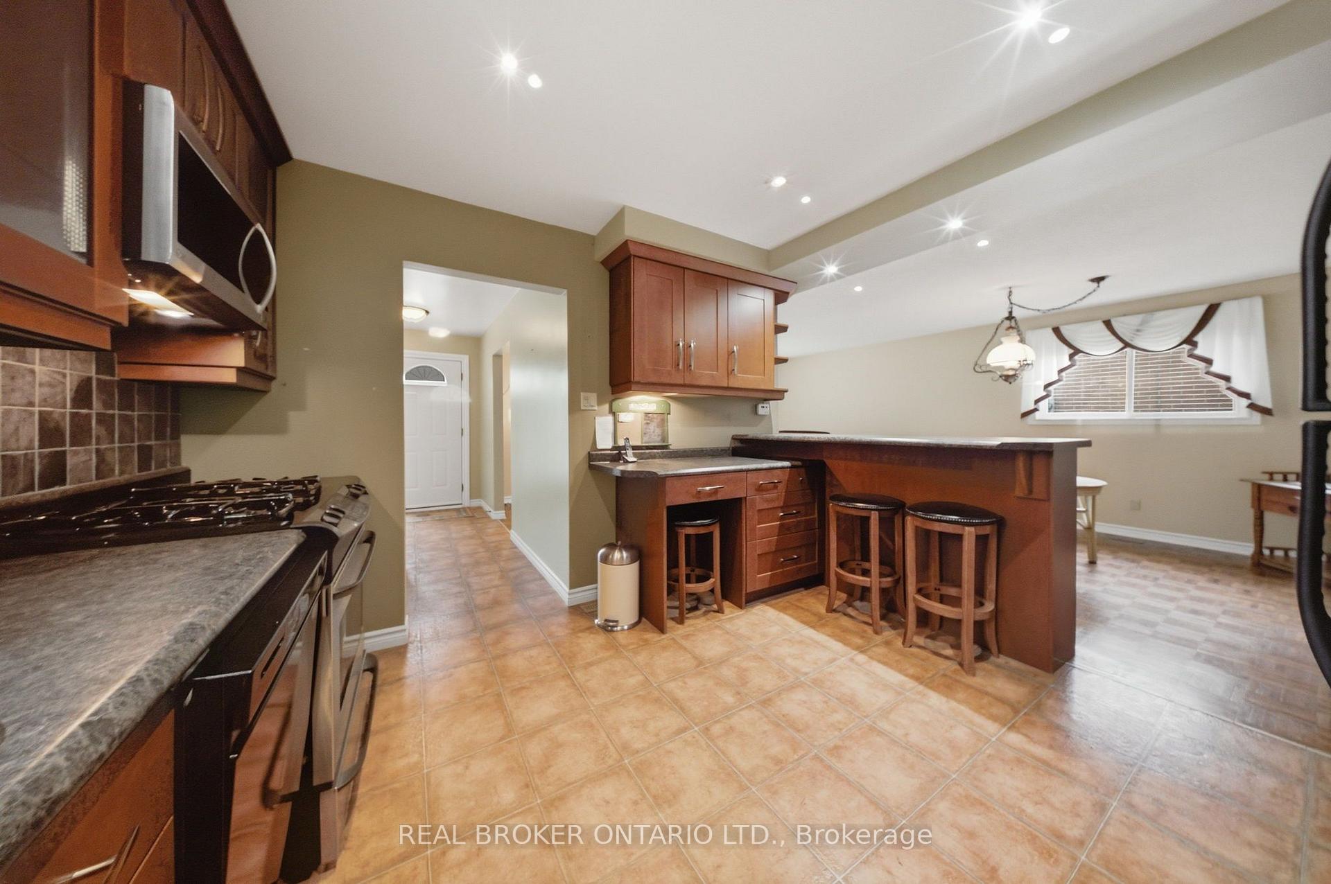 Photo 16 of 3157 Palmer Drive, Burlington, Palmer — HOMEH