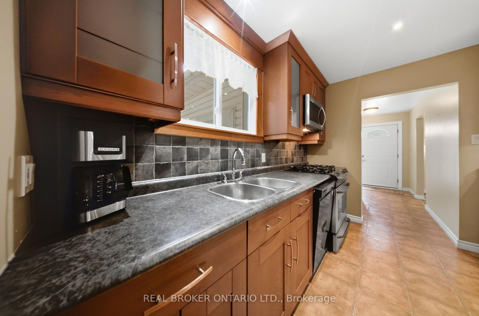 Photo 17 of 3157 Palmer Drive, Burlington, Palmer — HOMEH