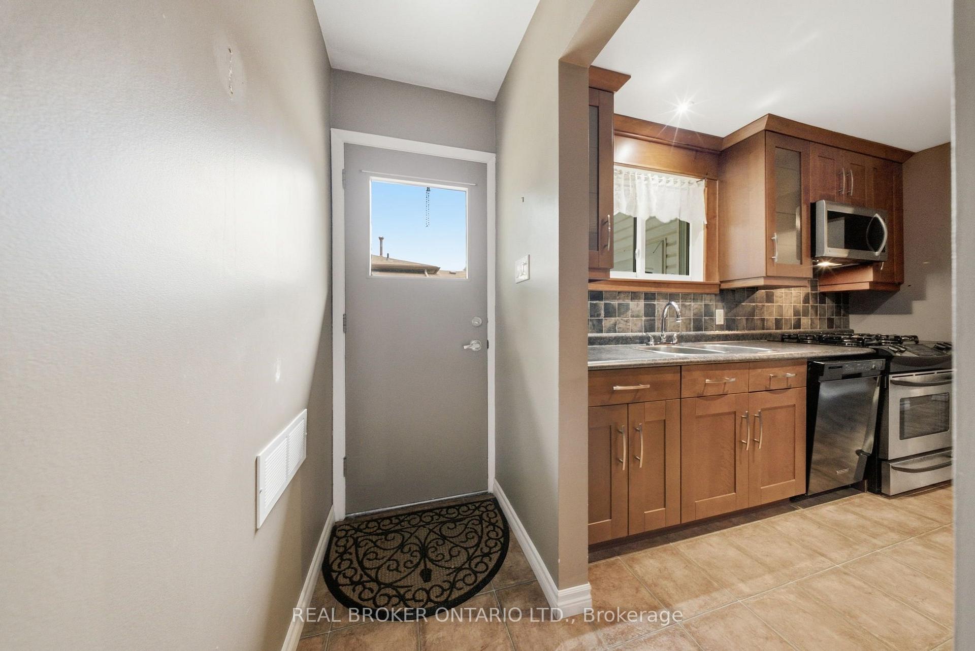 Photo 25 of 3157 Palmer Drive, Burlington, Palmer — HOMEH