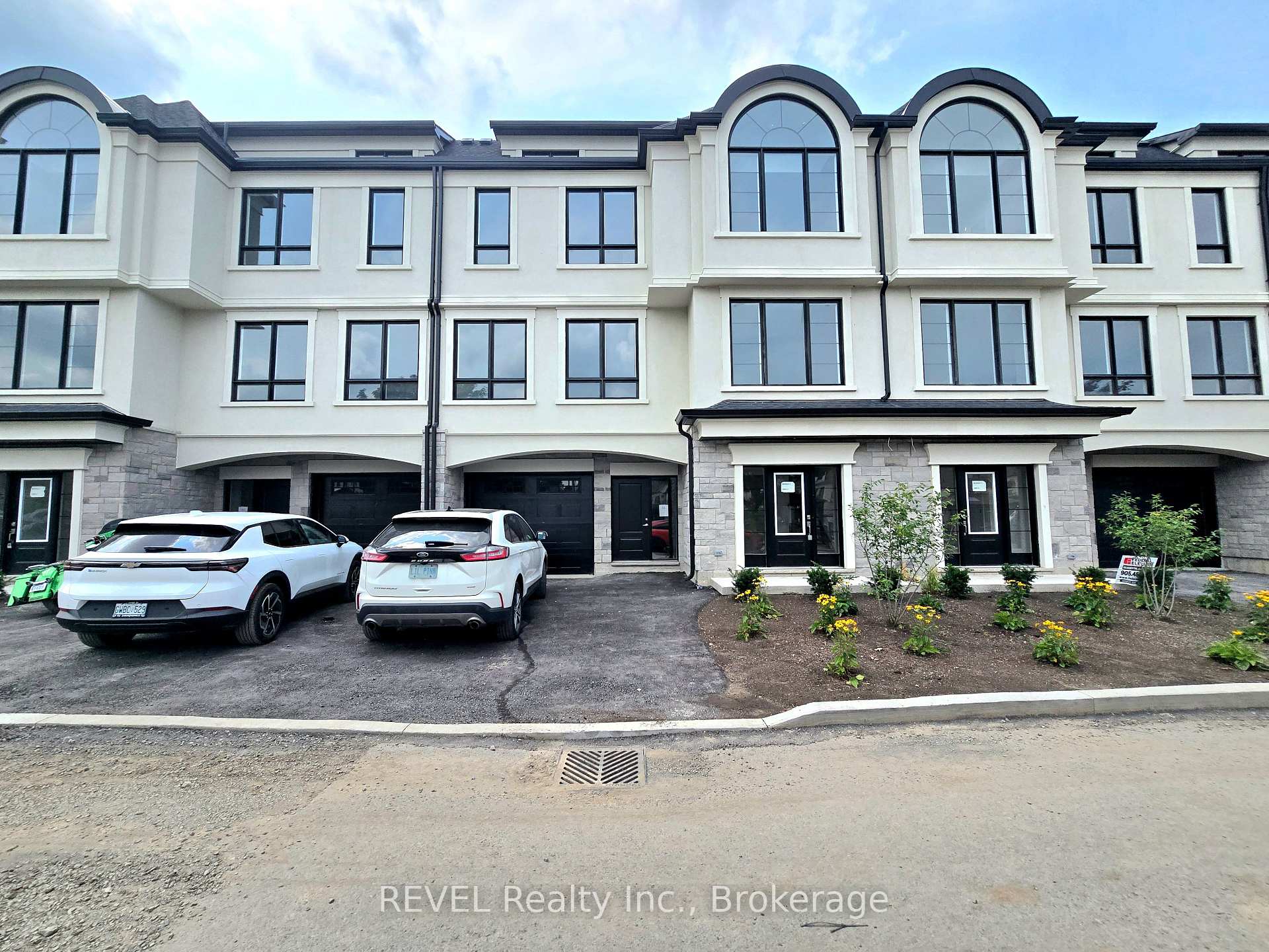 Photo 1 of Unit 2, 15 Lake Street, Grimsby, Grimsby Beach — HOMEH