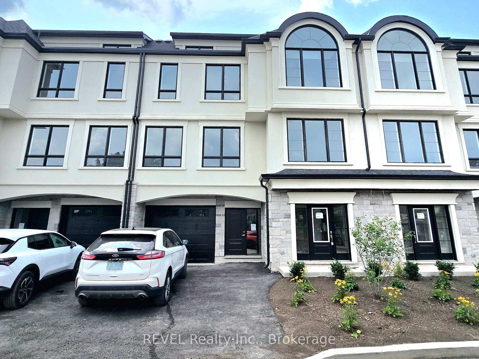 Photo 3 of Unit 2, 15 Lake Street, Grimsby, Grimsby Beach — HOMEH