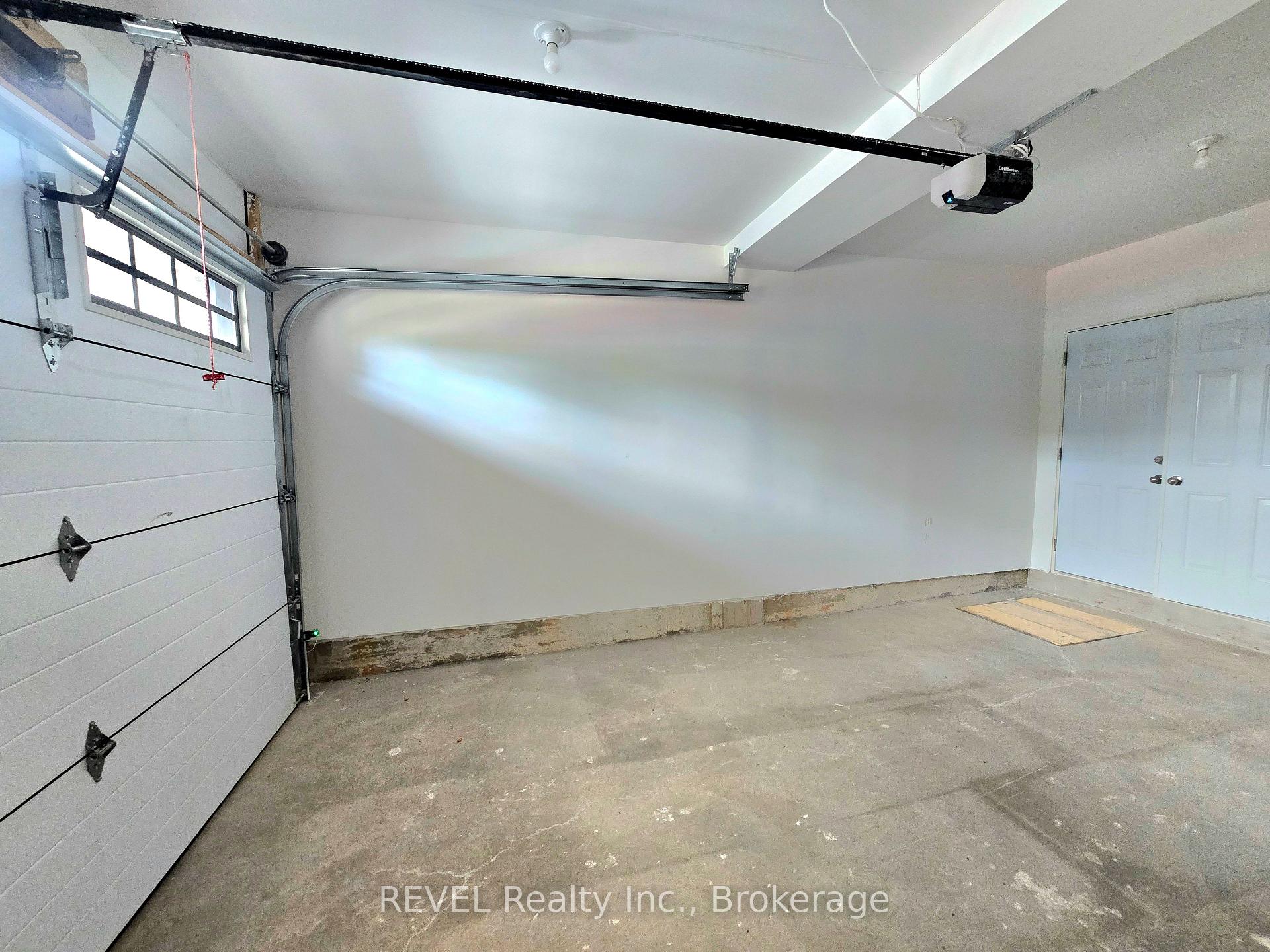 Photo 11 of Unit 2, 15 Lake Street, Grimsby, Grimsby Beach — HOMEH
